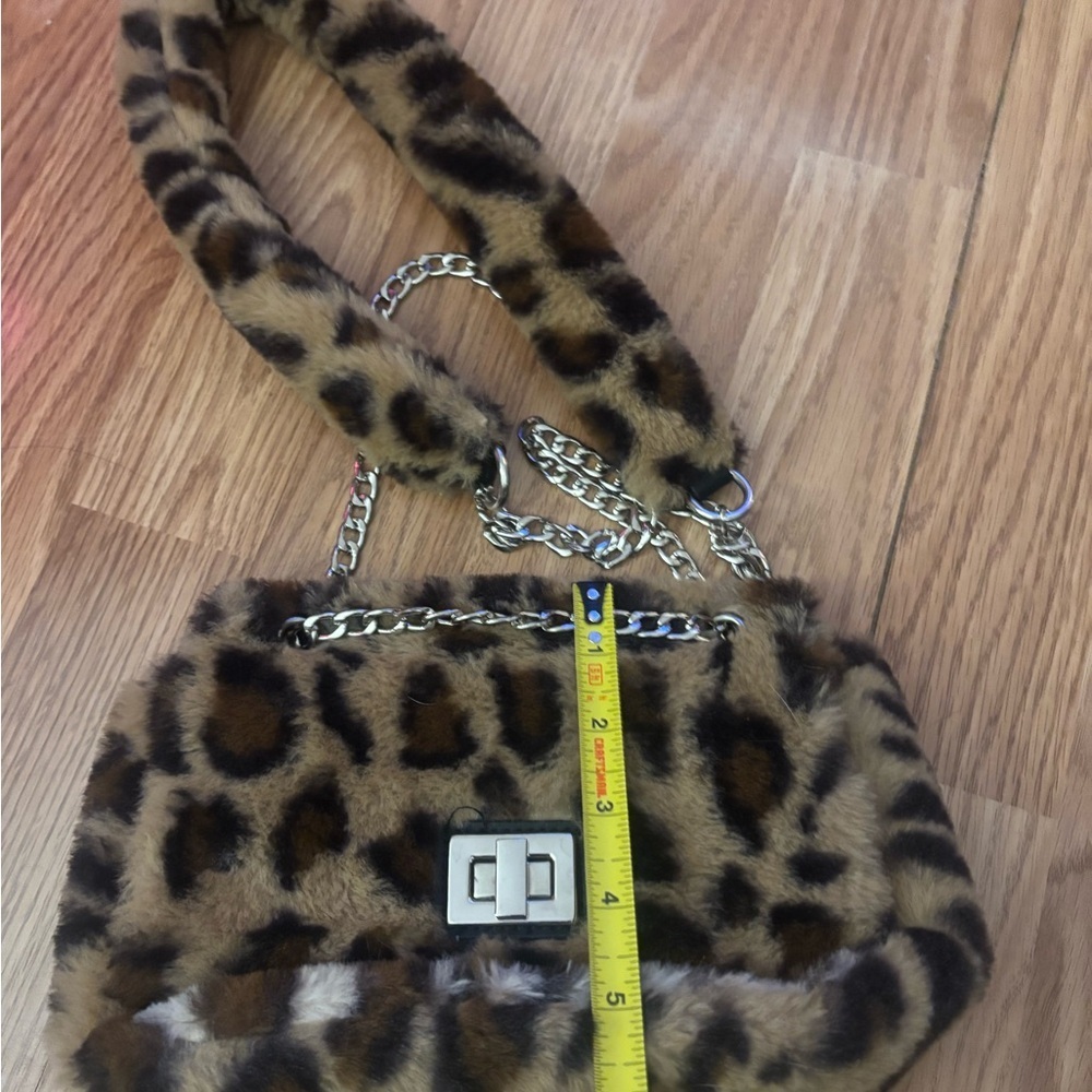Leopard Print Faux Fur Crossbody Bag - Picture 3 of 5